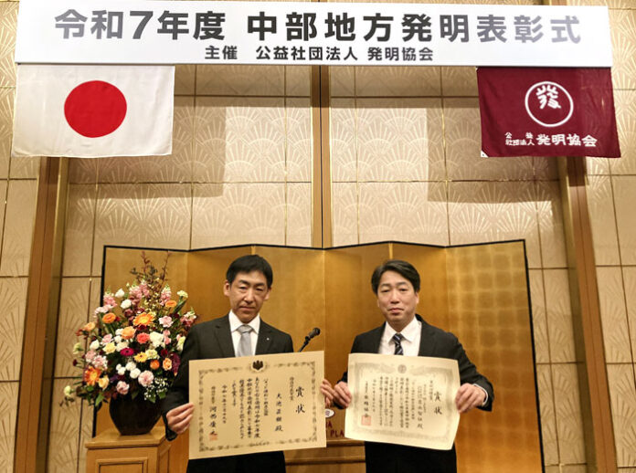 イノベーション開発部の大池正樹氏㊧と専務兼COOの槇亮次氏