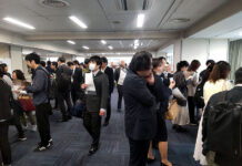 通販食品展示商談会① 販路拡大求め自慢の通販食品が集結 最新情報を求めて流通各社が来場