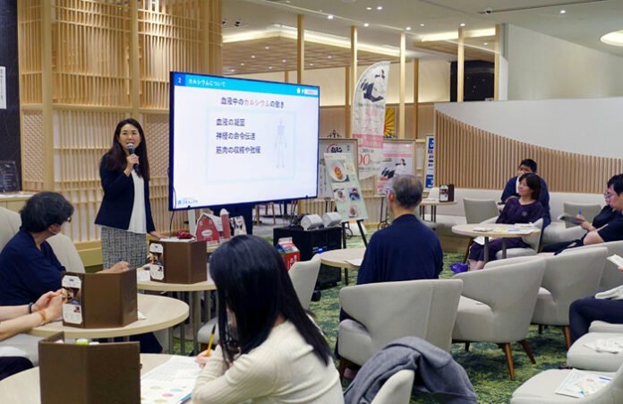 来場者向けにセミナーを実施