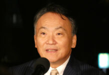 特別協賛日清製粉ウェルナ 「青の洞窟SHIBUYA」 幻想的な巨大雪だるまが登場 岩橋恭彦社長