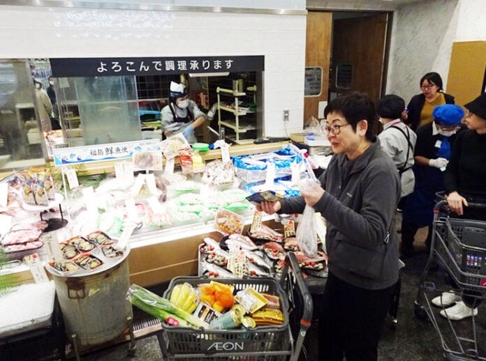 専任の販売員が案内する福島鮮魚便