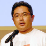 あいさつする栗原勝範社長