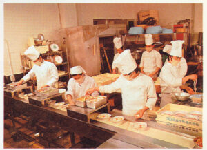 創業時はレストランの味を冷凍に