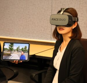 「フレイル予防支援VR」体験の様子