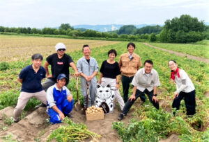 生産者とロックフィールドの社員 生産者とロック・フィールドの社員