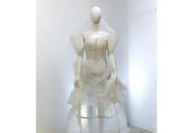 ナタデココがドレスに 副産物を有効活用 フジッコ ナタデココから作られたウェディングドレス