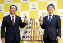 「黒ラベル」「ヱビス」最大規模のマーケティング投資 体験を軸に接点拡大へ サッポロビール 真田久仁彦取締役㊧と坂下聡一マーケティング本部長