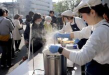 マルヤナギ小倉屋 震災の日に「ふるまい会」 もち麦入りの餅 マルヤナギ小倉屋 震災の日に「ふるまい会」 もち麦入りの餅