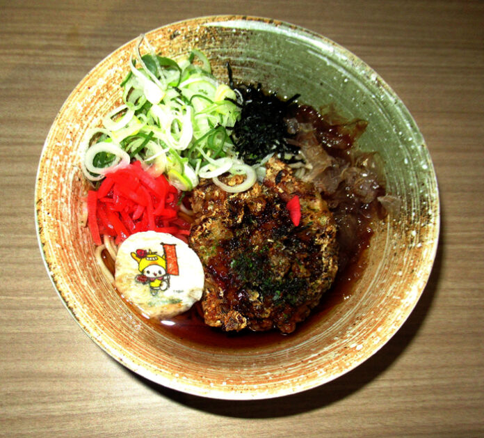 駅そばで「たこぺったんそば」