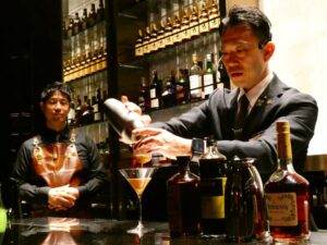 左からUCCコーヒーアカデミーの土井克郎氏、ザ・プリンスギャラリー東京紀尾井町の今成豊氏