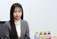 Mizkanフルーティス刷新(前編) 果実のおいしさが主役の新製法 マーケティング本部 田中菜々美氏に聞く 「フルーティス」刷新を説明する田中菜々美氏