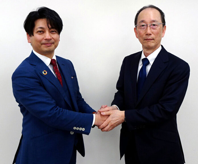 大羽儀周社長㊧と中田吉昭社長