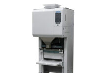 サタケ ロングセラー計量器を刷新 DX精米機には小型投入 リニューアルした「センスケール」