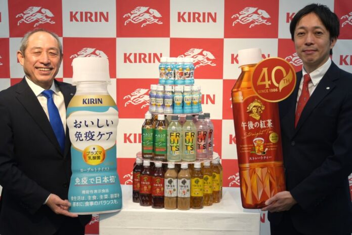 左から井上一弘社長と鈴木郁真執行役員マーケティング部長