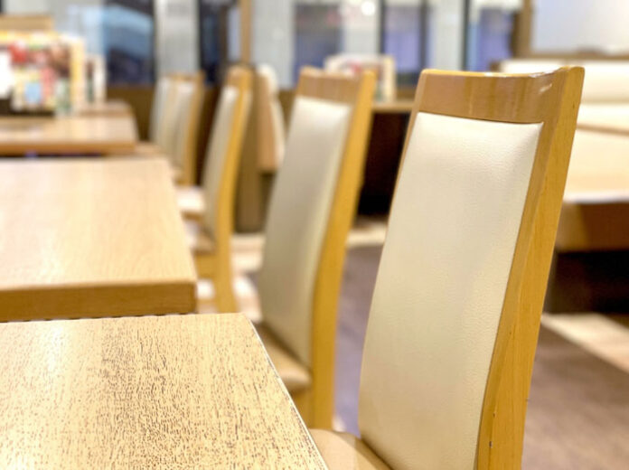 外食、消費税率問題に直面