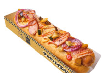 「アルト」と「ユニバ」がコラボ USJで特大ホットドッグ 伊藤ハム 「アルトバイエルン・ドッグ~ミート・モンスター~」