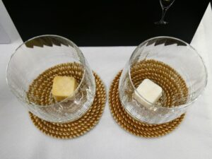 左からフリーズドライ飲料の「グレフル＆ボタニカル」と「レモン＆ミント」