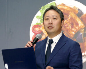 製品部の角和卓氏