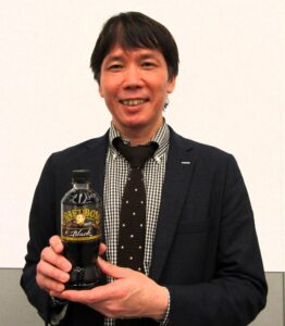 ブランドマーケティング本部部長兼クロスリージョン開発推進部の鈴木崇資氏