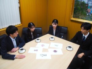 ロゴ選定の様子