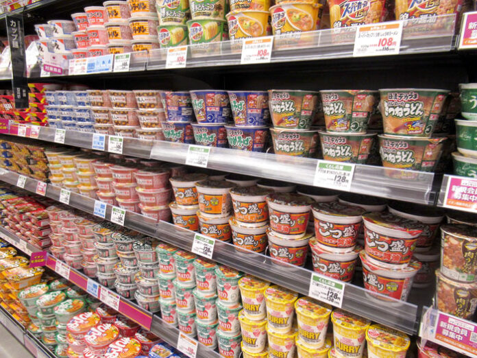 即席麺の売場