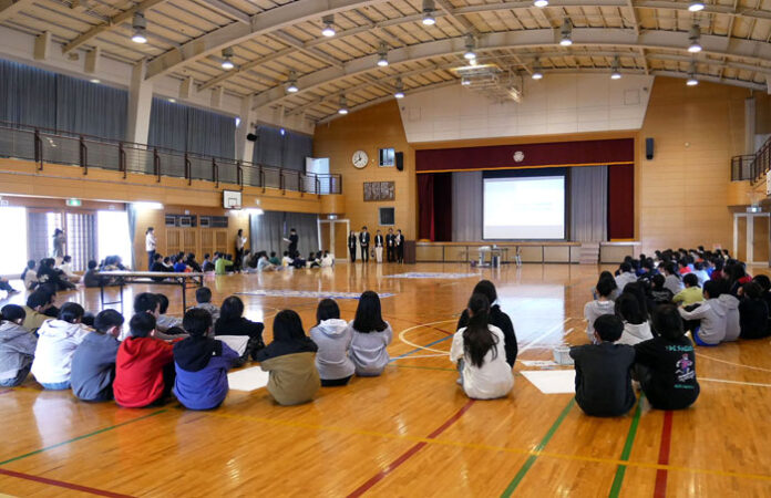 食物アレルギーをゲームで学ぶ メーカー6社が合同で食育授業