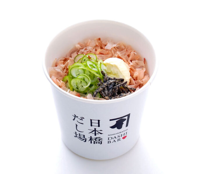 「九条ねぎクリームチーズ塩昆布のせかつぶしめし」