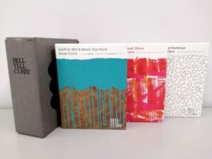 ギフト用化粧箱と「BELL YELL CURRY」3品