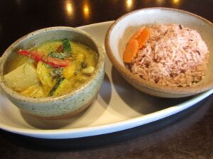 「アーモンドミルクのグリーンカレー」