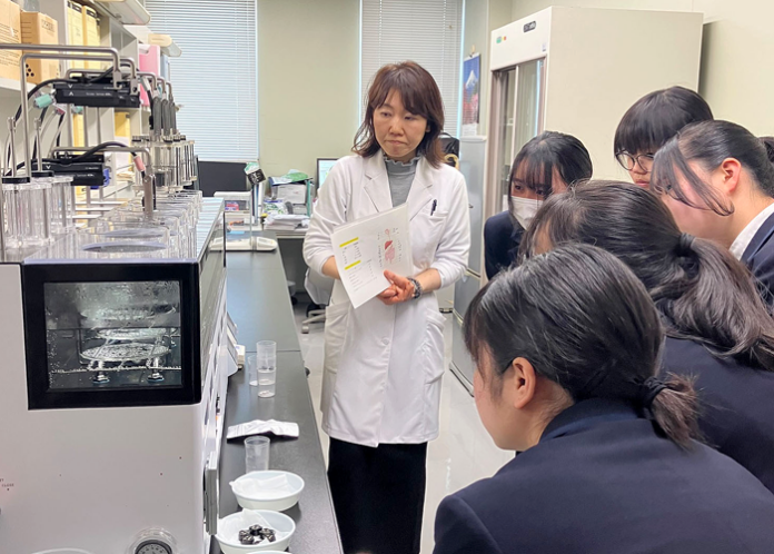 崩壊性試験の装置を見学