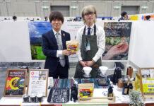 フェアトレードコーヒーでウガンダの貧困を終わらせたい クリスタル、思い受け継ぎ新会社設立 加藤幹生社長㊧と波多野智也専務