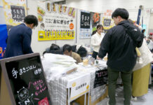 広島青苔会 子育てイベントで手巻き 海苔常備のきっかけに 開始直後から行列ができた