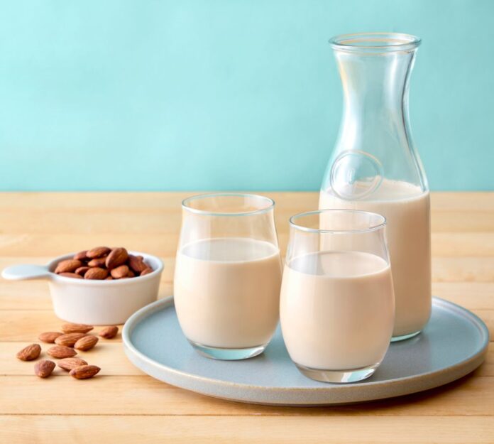 アーモンドミルク