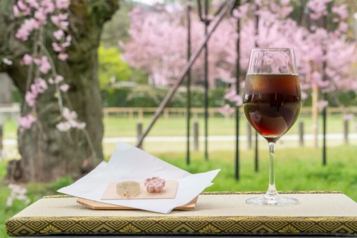 桜の銘木を愛でながら飲める珈琲