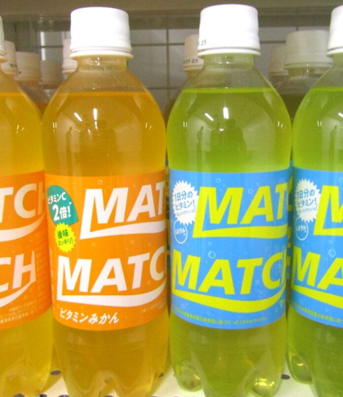 「マッチ」と「ビタミンみかん」（左）