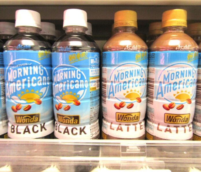 「ワンダ モーニングアメリカーノ ブラック」と「同 ラテ」