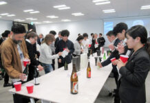 アジア10か国・地域が選ぶ日本酒コンペティション 香港で第5回「Oriental Sske Awards(OSA)」 「各国のマーケットに広めるチャンス」松崎氏 試飲会の様子