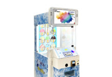アイスや高級肉がクレーンゲームで 「ど冷えもんキャッチャー」登場 高度な冷却技術で霜・温度ムラを克服 「ど冷えもんキャッチャー」