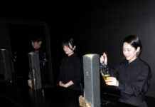 サッポロビール 黒ラベルの世界観を堪能 名古屋で試飲体験イベント 暗転した静かな空間で生ビールが注がれる