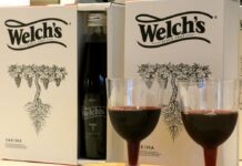 果汁高騰受けアサヒ飲料「Welch’s」で価格以上の価値伝える戦略を実行 1本にぶどう4房分の果汁詰め込んだプレミアム商品が登場 「Welch’s PREMIUM YAKIMA」(200ml瓶)2本ギフトボックス