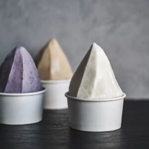 ジェラート店舗「GLT：196」では、−196℃の液体窒素で瞬間的に仕上げる新感覚のジェラート体験を提案
