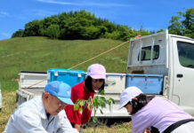 森永乳業 北海道で植樹祭 水資源保全を推進 森永乳業 北海道で植樹祭 水資源保全を推進