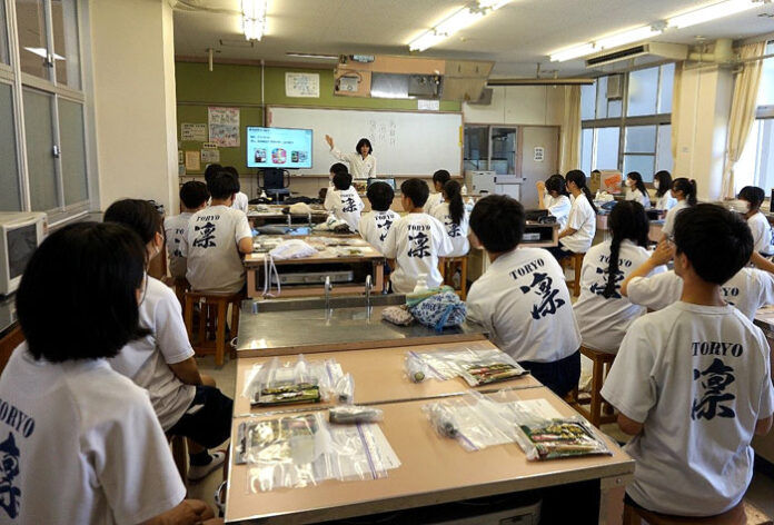 東海漬物がぬか漬教室 地元豊橋の中学校で 発酵の魅力や食文化伝承