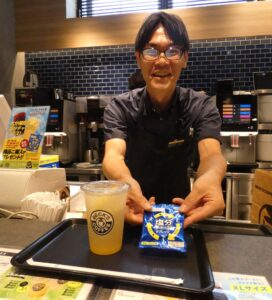左から「濃厚レモネード」と「塩分チャージタブレッツ」