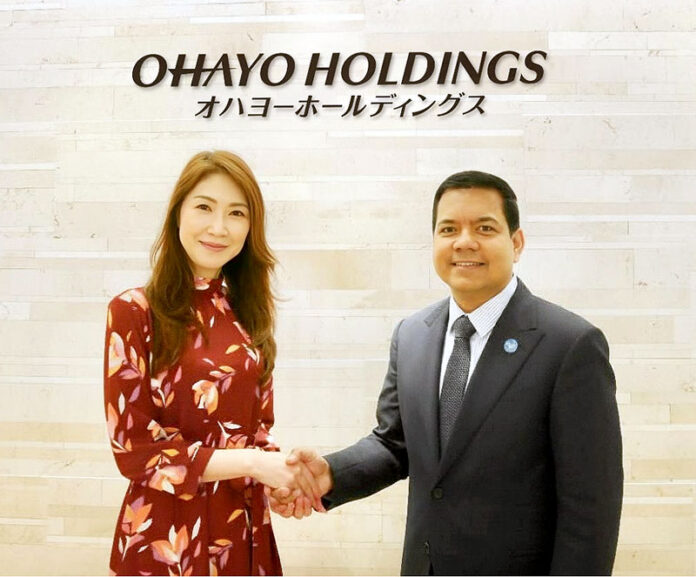 山崎陽子社長㊧と ペガサス・テック・ベンチャーズ 創業者兼CEO アニス・ウッザマン氏