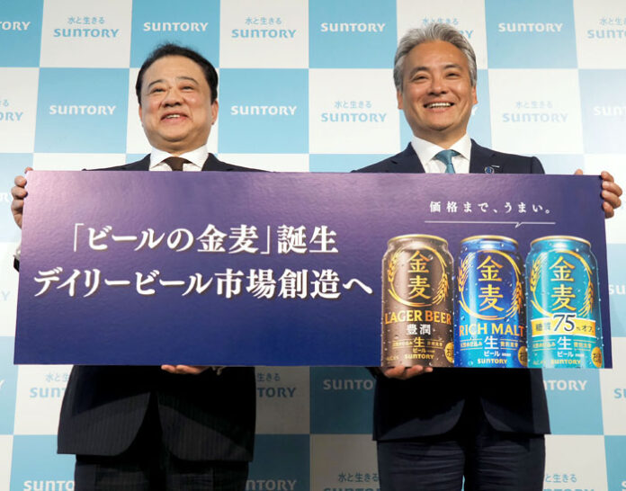 17日の発表会で西田英一郎社長㊧と多田寅常務