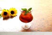 HARIOから同じコーヒーで味わいが変わる2種類のグラスが登場 上から「Mocha モカ」「Gesha ゲイシャ」