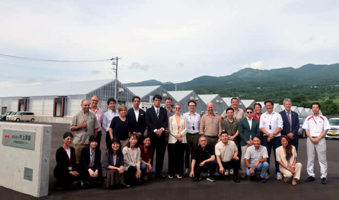 21人の視察団を含む参加者