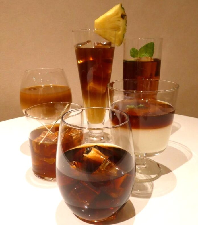 ブラックコーヒーやアレンジコーヒーを提供