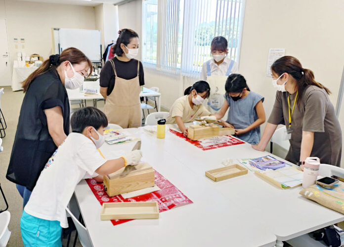 ヤマキ かつお節削り体験も 群馬事業所でイベント